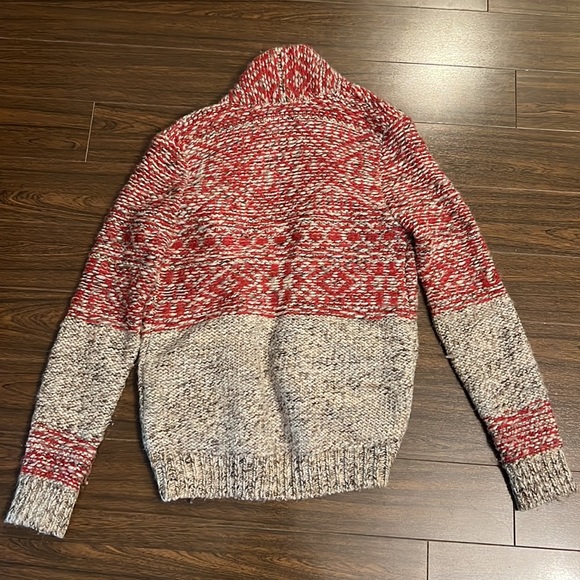 Aritzia Wilfred free sweater xs few buttons missing - Picture 5 of 5